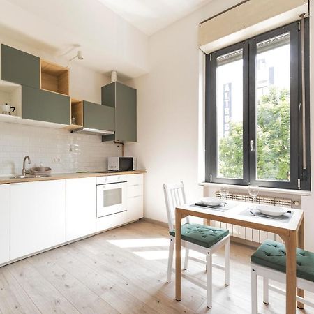 Maciachini Renovated Studio! Milan Bagian luar foto