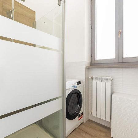 Maciachini Renovated Studio! Milan Bagian luar foto