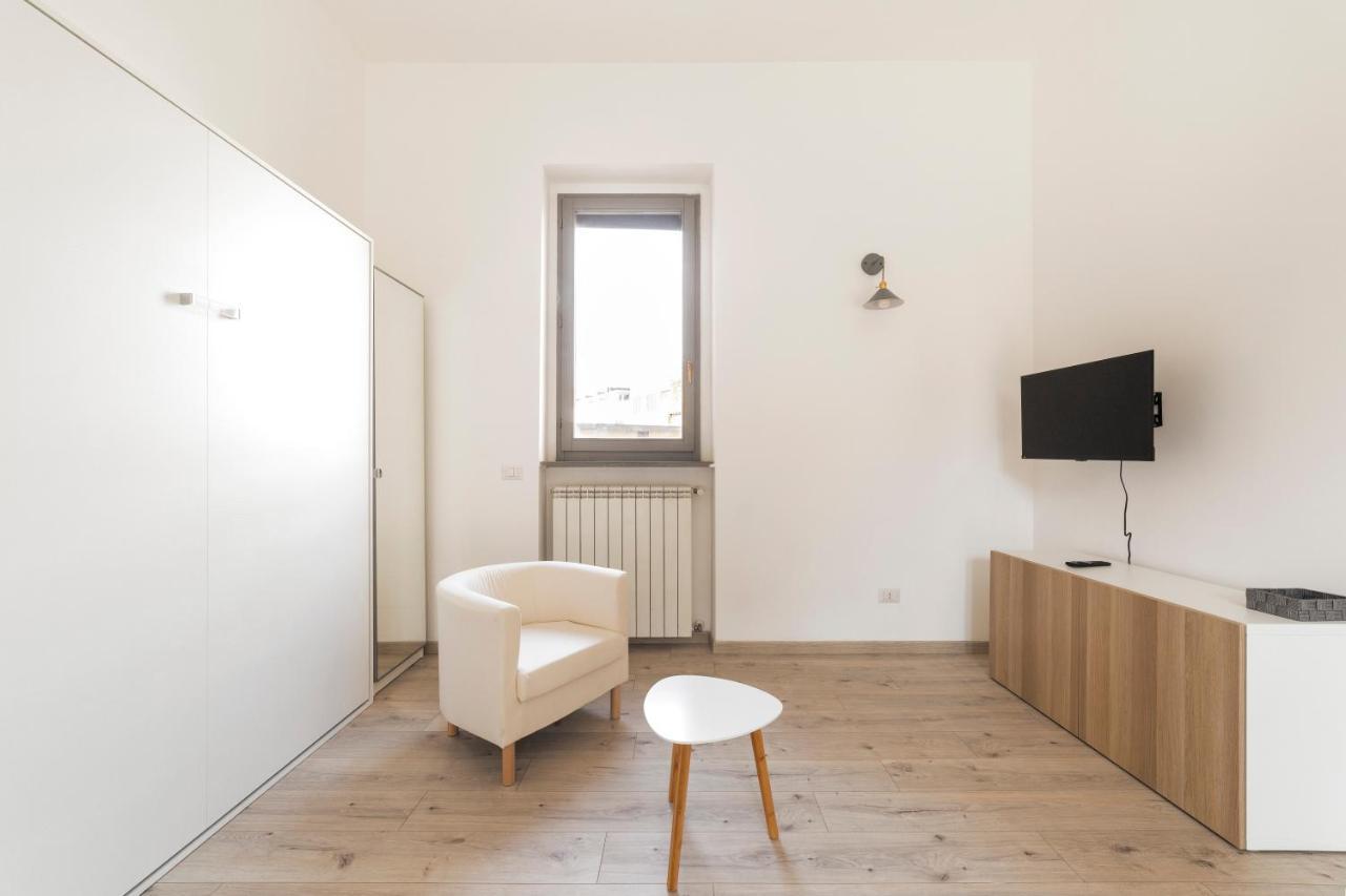 Maciachini Renovated Studio! Milan Bagian luar foto