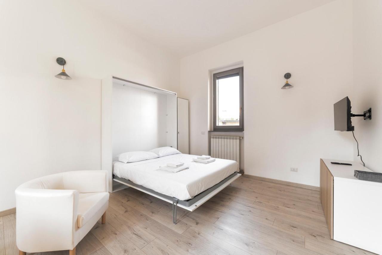 Maciachini Renovated Studio! Milan Bagian luar foto