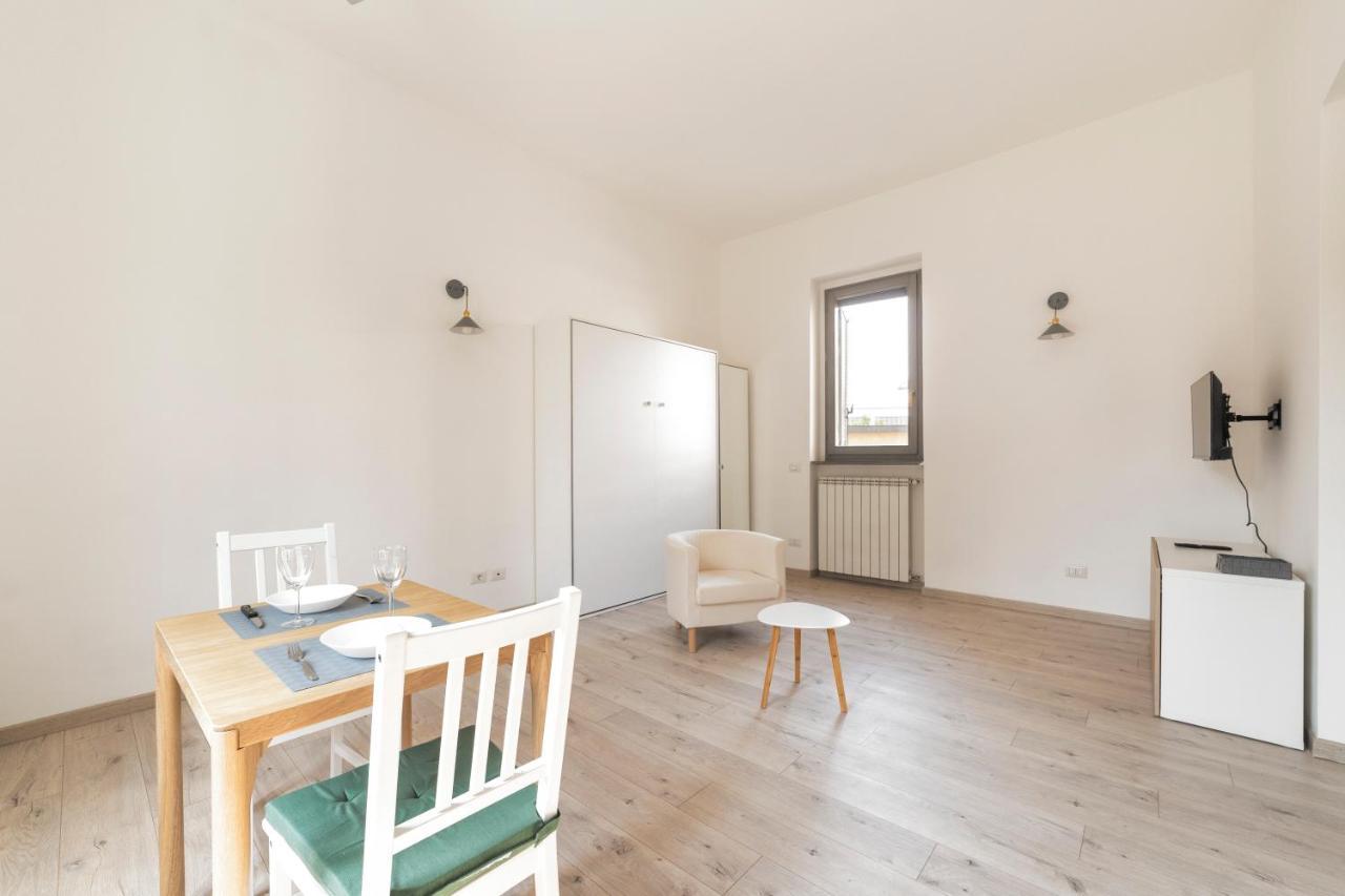 Maciachini Renovated Studio! Milan Bagian luar foto