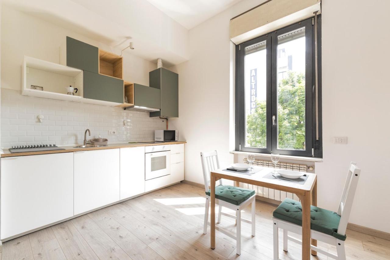 Maciachini Renovated Studio! Milan Bagian luar foto