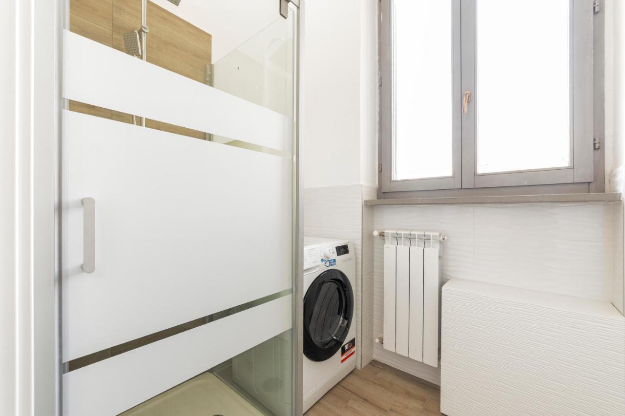 Maciachini Renovated Studio! Milan Bagian luar foto
