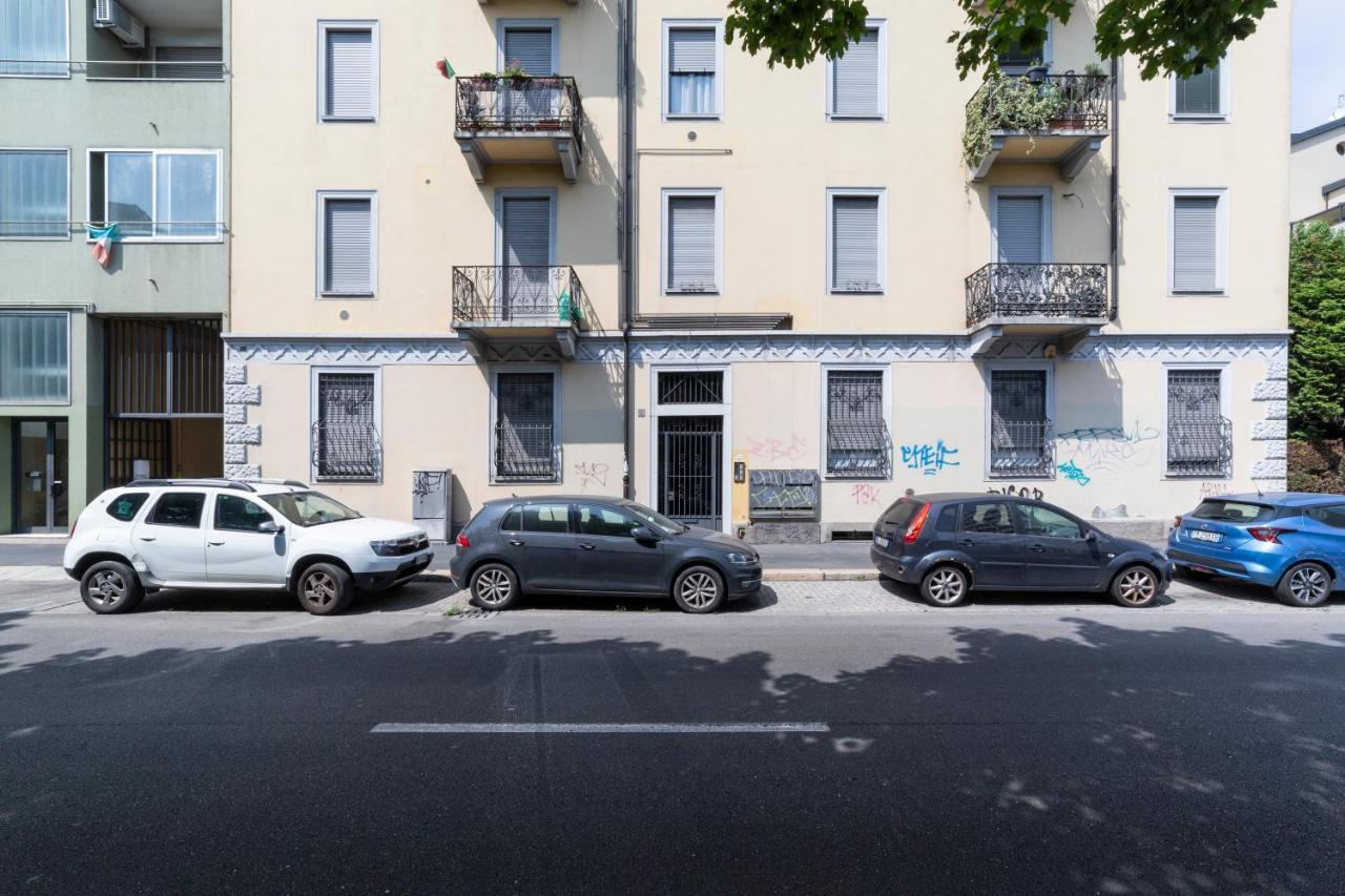 Maciachini Renovated Studio! Milan Bagian luar foto